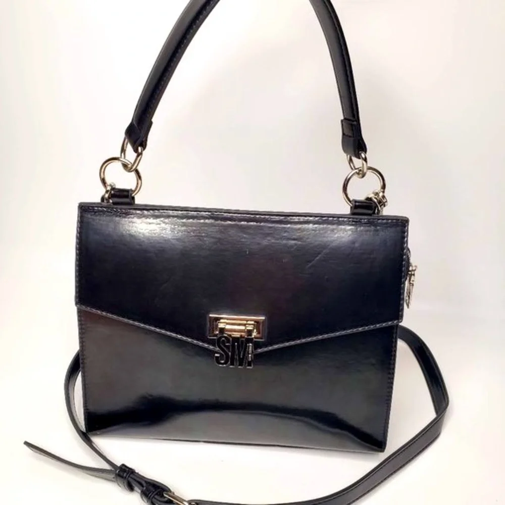 Steve Madden Black Patent Finish Chain Strap Crossbody‎ Purse